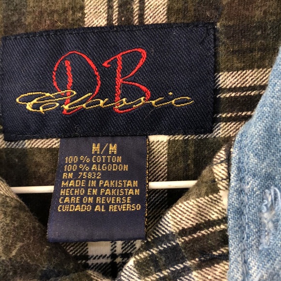 EUC Mens D B Classic short sleeve with buttons and denim collar. Size medium - Picture 2 of 3